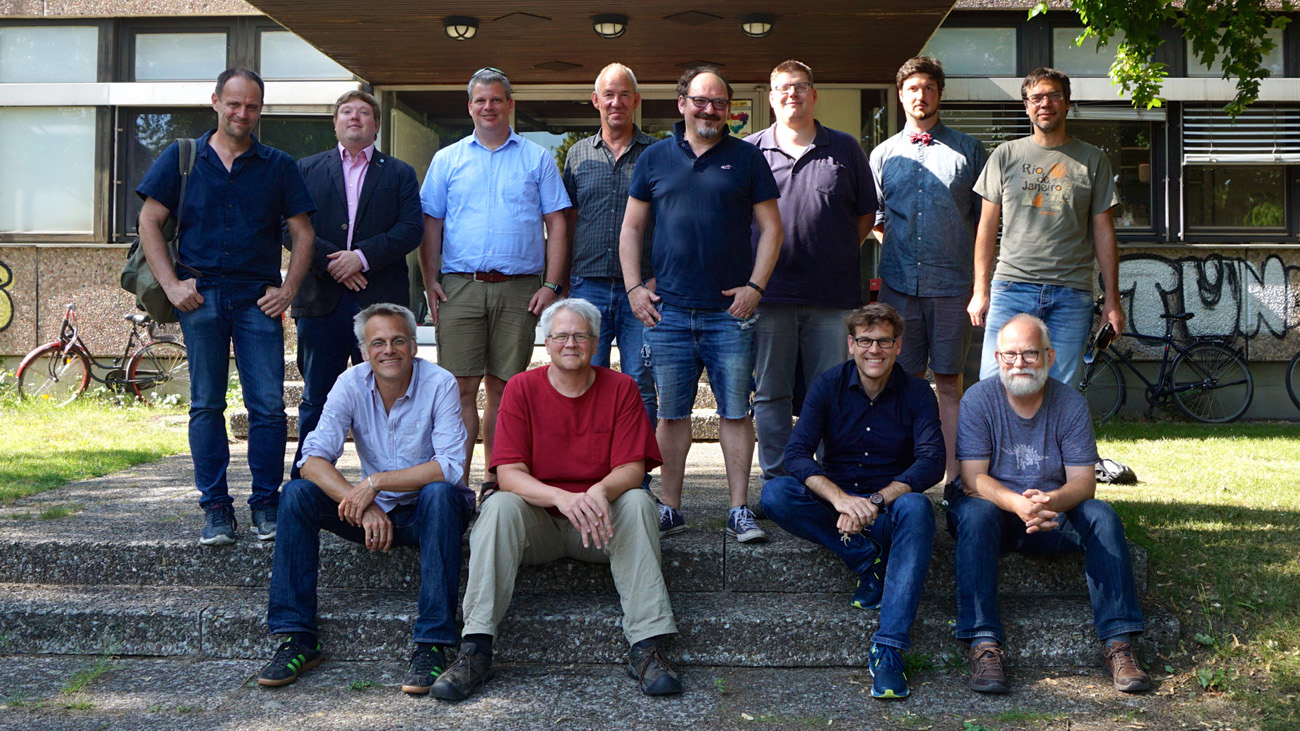 Team of amphibian experts - during a workshop at the Technical University in Brunswick, representatives of the key players on the question of importing live amphibians came together, invited by Citizen Conservation. The result is now available in the form of recommendations for political action.  (back row, from left to right: Anton Weissenbacher, Tiergarten Schönbrunn Zoo, Vienna; Jan-Peter Greve (German Association of Aquariums and Terrariums, VDA), Prof. Dr. Tobias Eisenberg (Landesbetrieb Hessisches Landeslabor, Gießen, LHL), Dr. Eberhard Scheidung (Veterinarian), Volker Ennenbach (Das Tropenparadies), Jürgen Hoch (Import-Export Peter Hoch), Matthias Jurczyk (Deutsche Gesellschaft für Herpetologie und Terrarienkunde, DGHT), Prof. Dr. Stefan Lötters (Trier University), Björn Encke (Frogs & Friends), Heiko Werning (Citizen Conservation), Prof. Dr. Miguel Vences (Technical University Brunswick), PD Dr. Mark-Oliver Rödel (Museum for Natural History Berlin) | Citizen Conservation